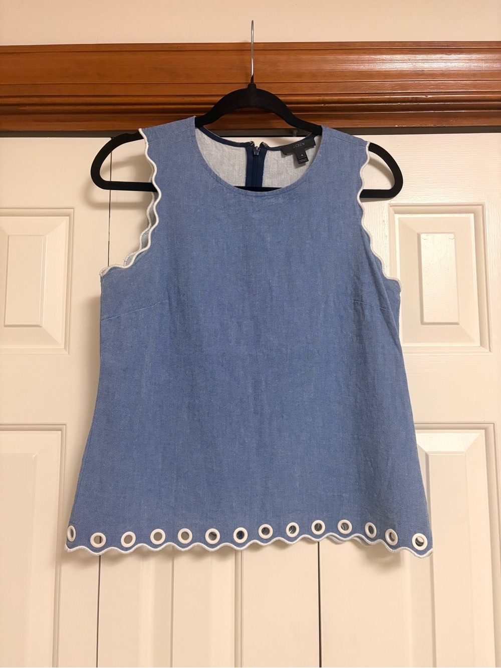 Blue Scallop Tank with Grommet Bottom